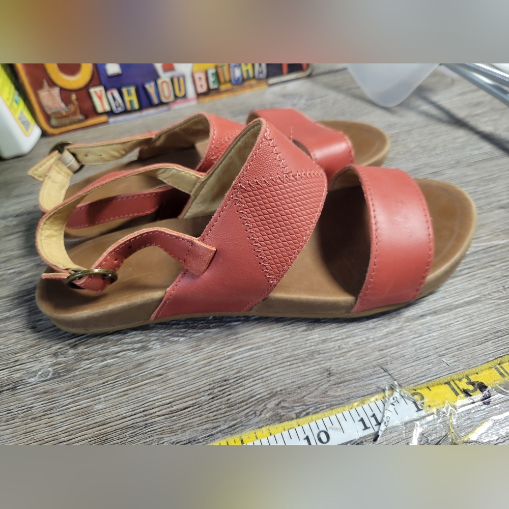 Olukai Coral Leather Sandals‎ with Adjustable Strap Size 9